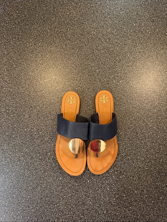 Tory Burch Shoes - Women’s Tory Burch Patos Disk sandals in Navy Blue - size 9